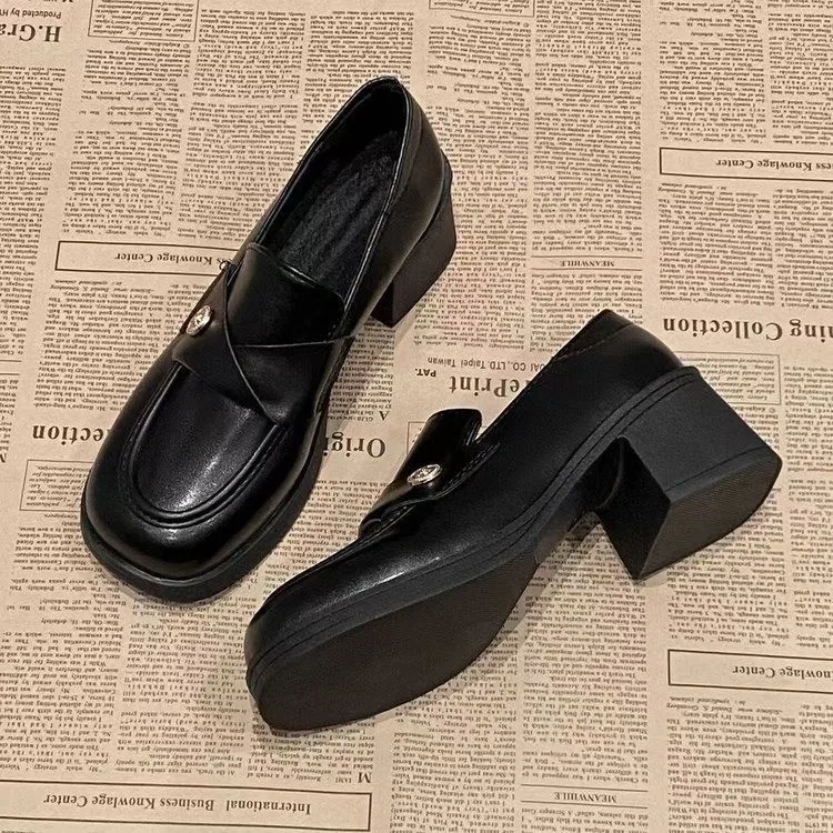 

Women's Chunky Platform Loafers Gothic JK School Uniform Leather Shoes Black Casual Work Pumps with Metal Decor