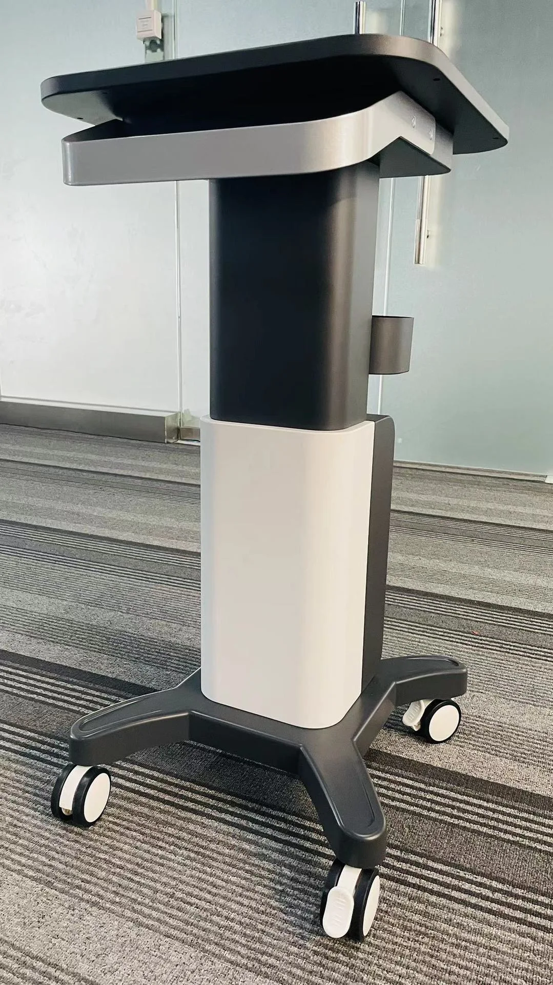 All-in-one mobile medical workstation for dual-use laptop and tablet carts Hospital carts