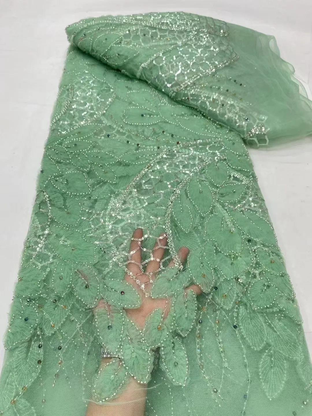 

White Luxury Nigerian Handmade Beads Lace Fabric 2024 High Quality Sequins Embroidery African French Net Lace Fabric For Wedding