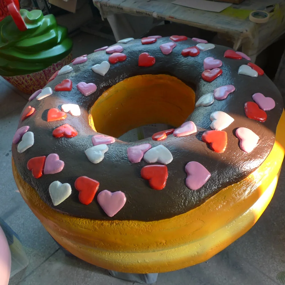 ※a Multi-Style Playful Fiberglass Donut Sculpture Oversized Sweet Decor for Kids' Room & Playground