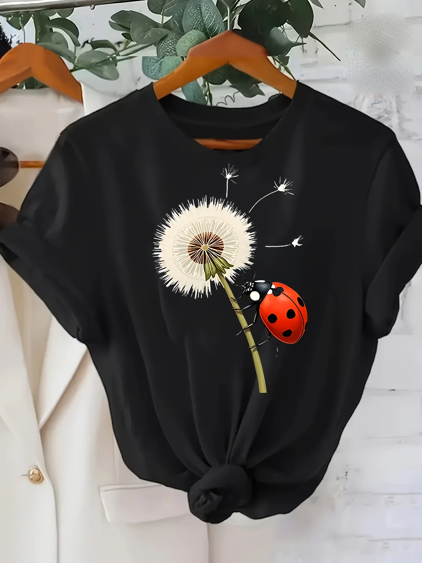 Women's Casual Top with Ladybug Dandelion Round Neck Everyday Shirt for Summer Short Sleeved Harajuku Streetwear Tops Tees