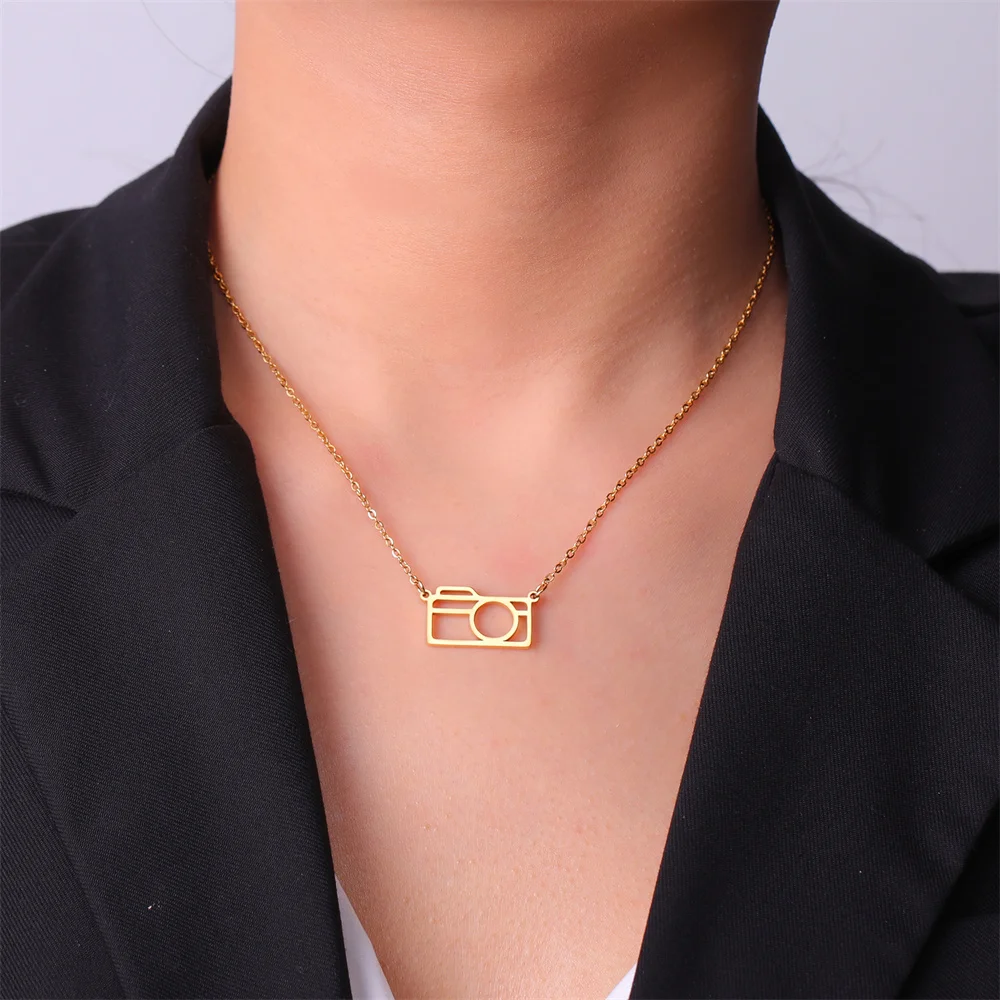 My Shape Geometric Line Camera Necklace Stainless Steel Abstract Camera Pendant Necklaces Choker Chain for Women Jewelry Gifts