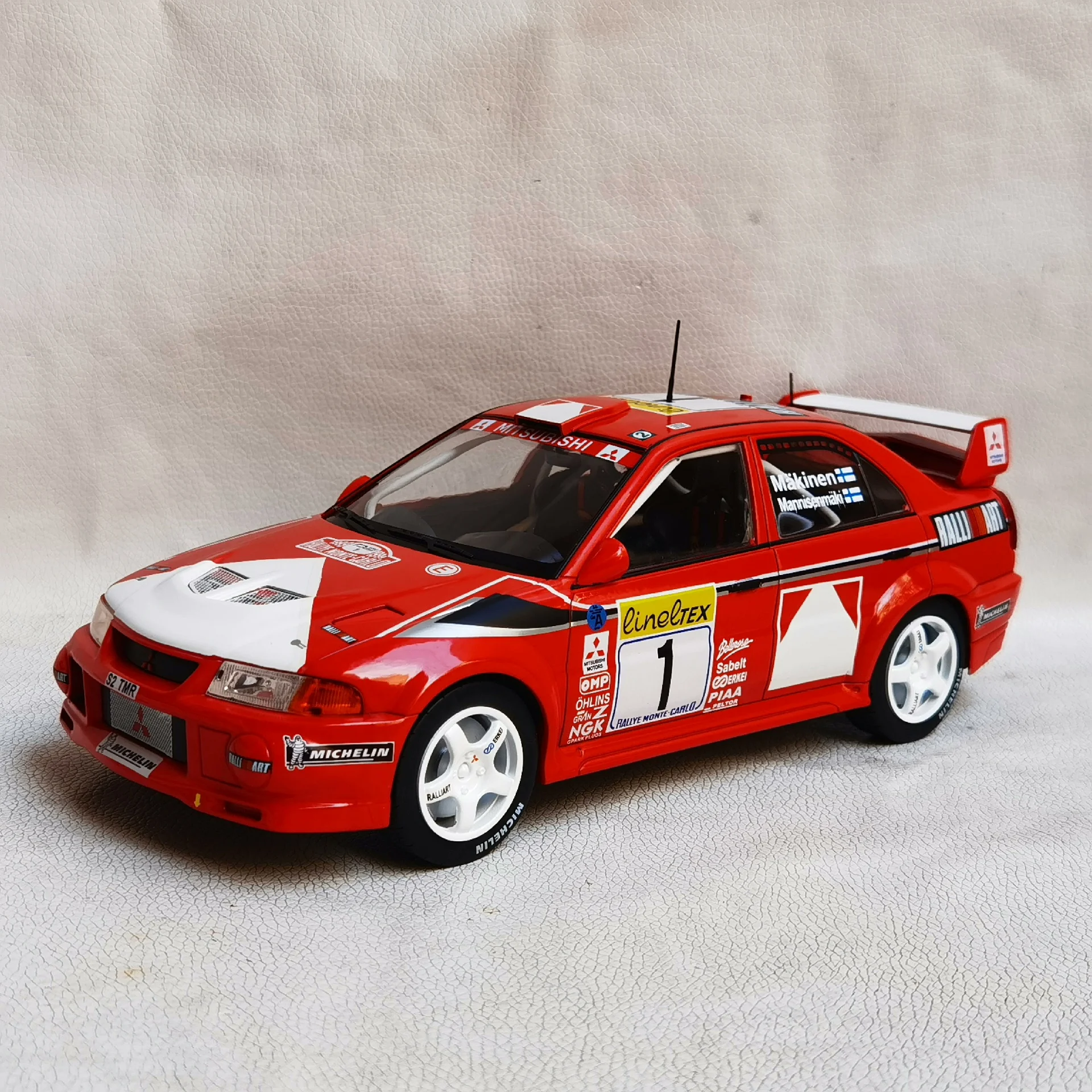 

Литой под давлением IXO масштаб 1/18 MITSUBISHI LANCER EVO VI # Модель автомобиля из сплава Mitsubishi Racing 1, Коллекционная игрушка, подарок, сувенирный дисплей