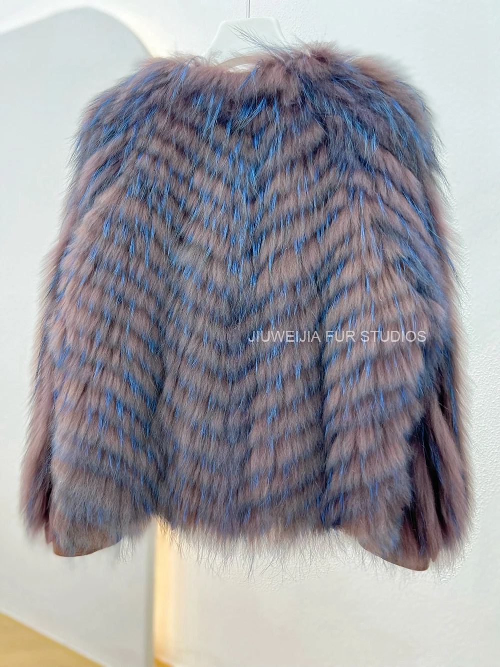 2026 Winter New Fur Strip Sewed Together Short Style Thin Raccoon Fur Fox Fur Coat Young Women's Coat