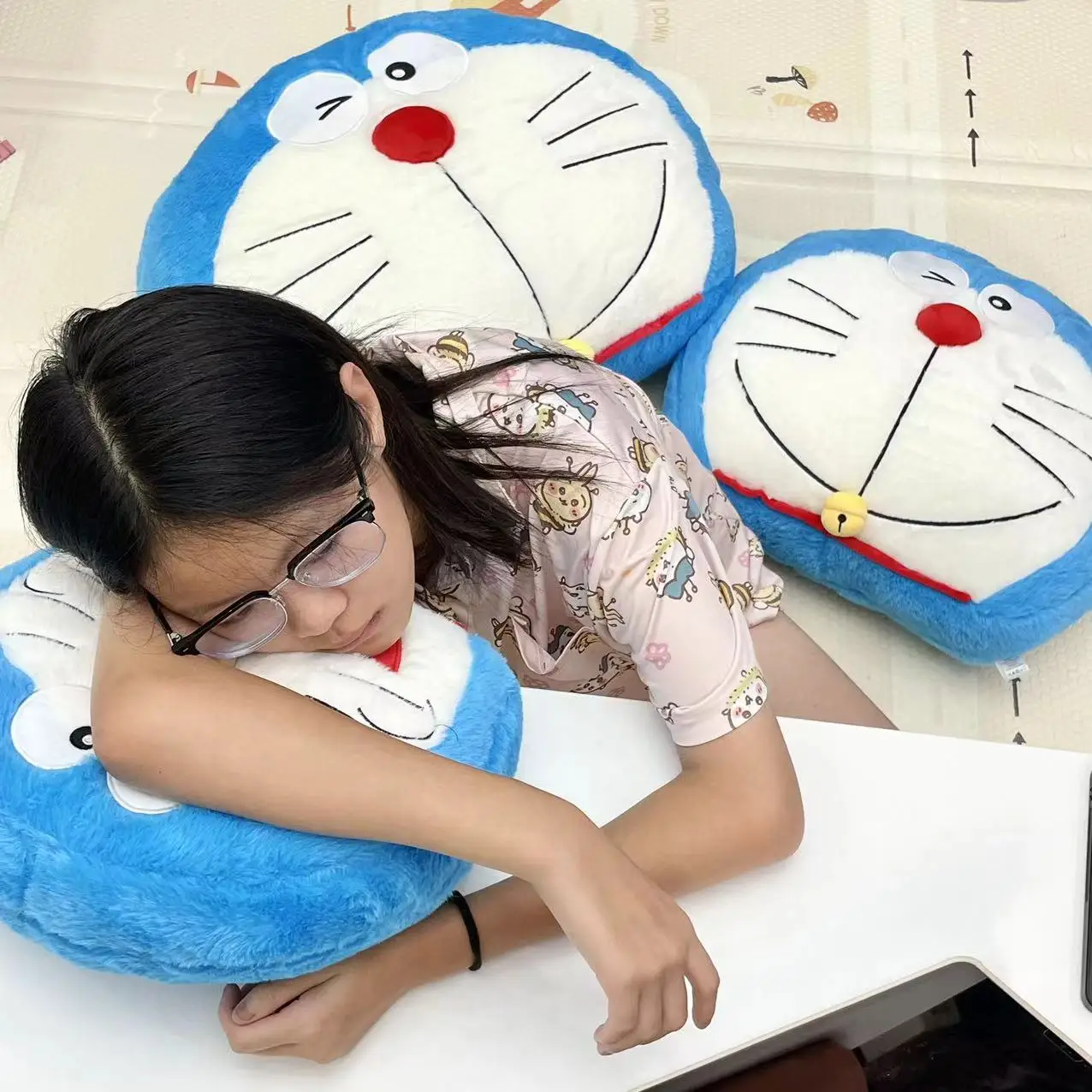 Doraemon di grandi dimensioni coccoloso cuscino confortevole farcito Doraemo peluche cuscino per lo schienale coperta divano letto peluche per dormire regalo di Natale