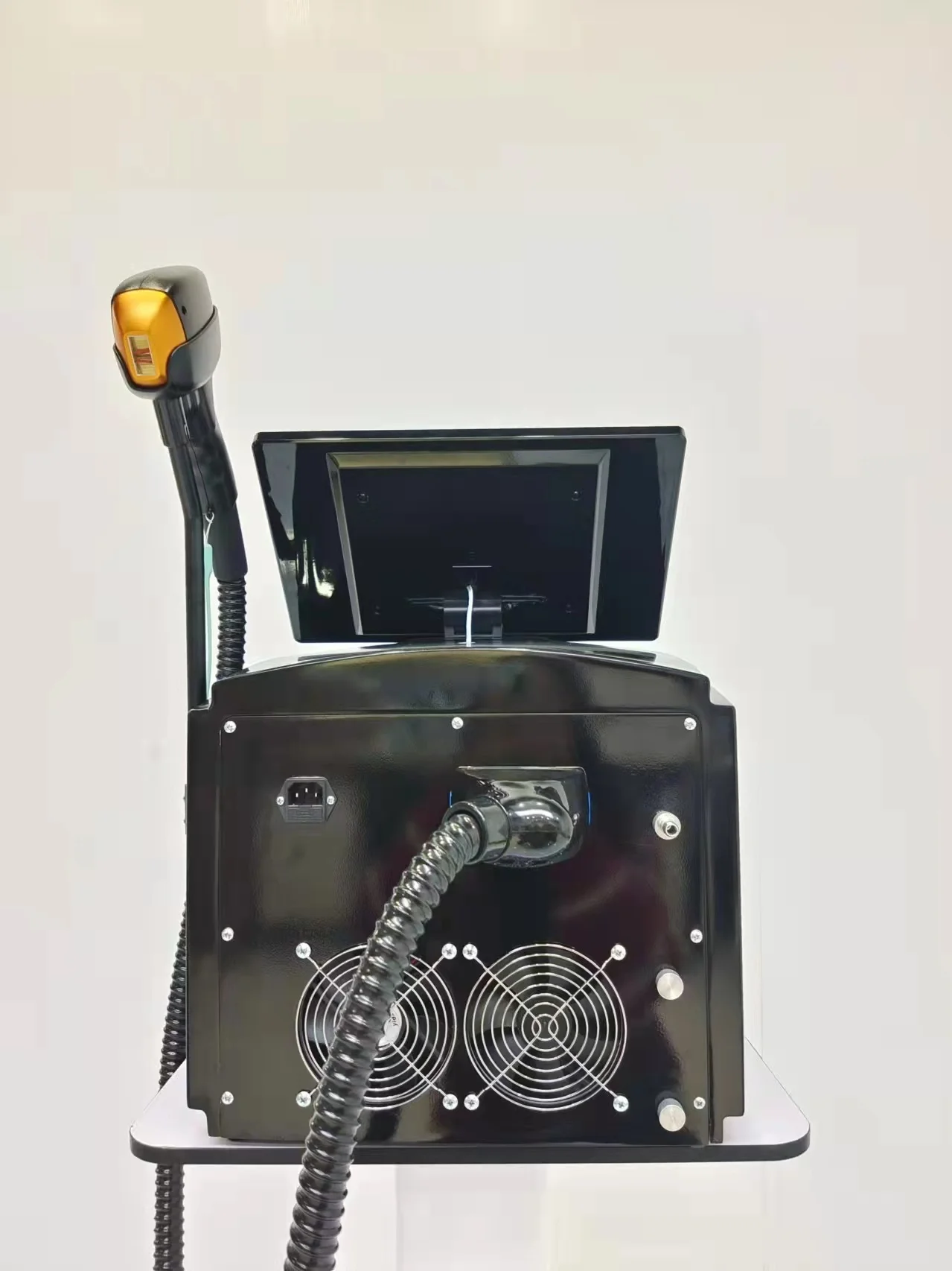 ‌ المحمولة 4000 واط ديود آلة الليزر 808nm 755nm 1064nm 4 أطوال موجية الجليد التيتانيوم إزالة الشعر غير مؤلم آلة إزالة الشعر الدائم ‌