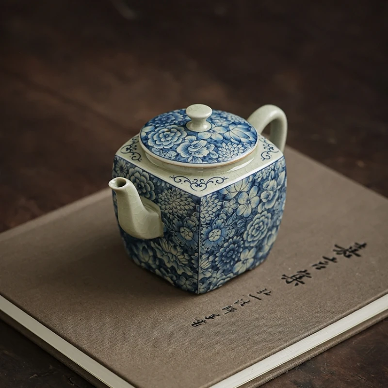 Apertura in ceramica bollitore blu e bianco teiera in ceramica cinese Set da cerimonia per il tè cravatta da tè Oolong al latte Guan Yin Jasmine