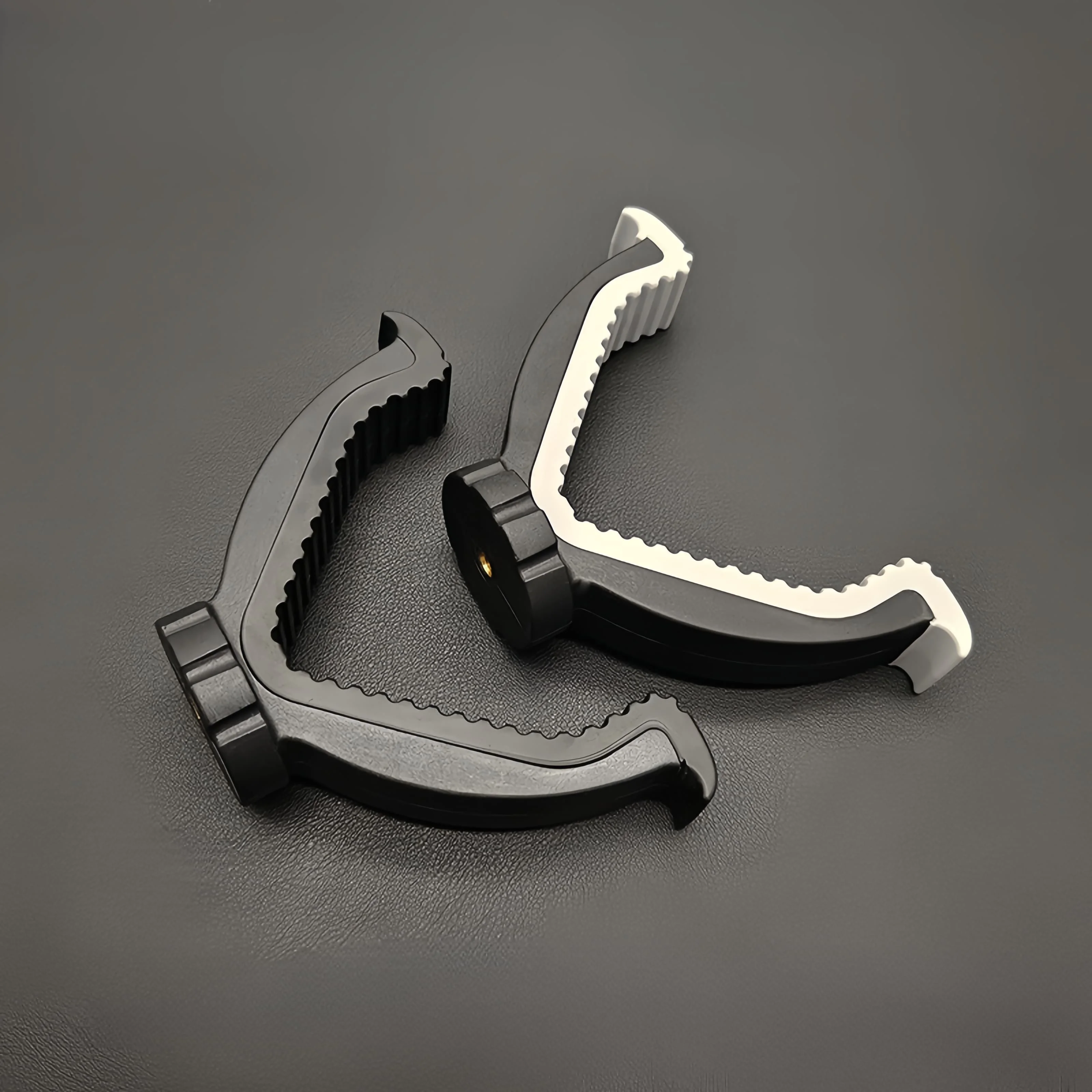 Soporte V-Mount para Cámara de Caza – Soporte Superior Ligero con Rosca de 1/4” para Monopié y Trípode de Exterior – Accesorio V-Joch