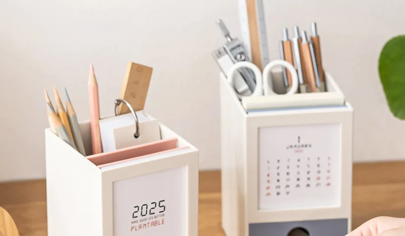 Creative Desk Calendar Pencil Pot Holder Brush Storage Container Desk Organizer Plastic Stationery Pen Holder Office Supplies