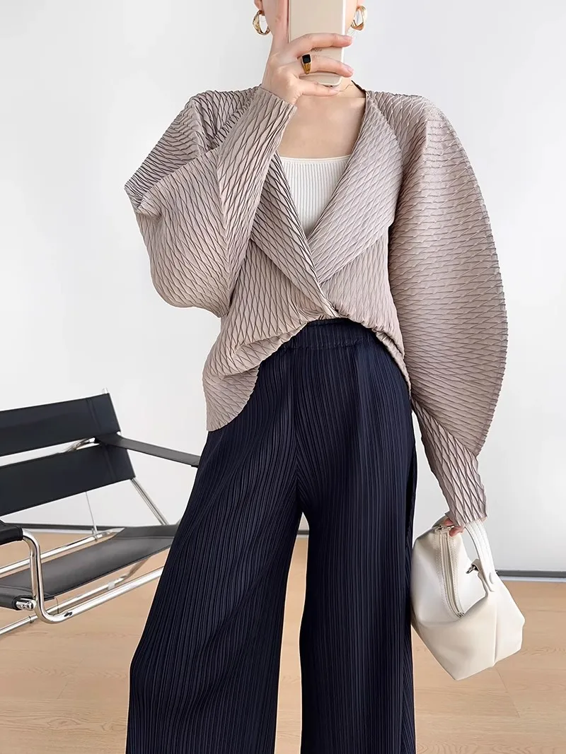 Miyake Pleated Big Fish Scale Pleated Bat Cardigan Jacket Women Spring New Korean Fashion Causal Coats