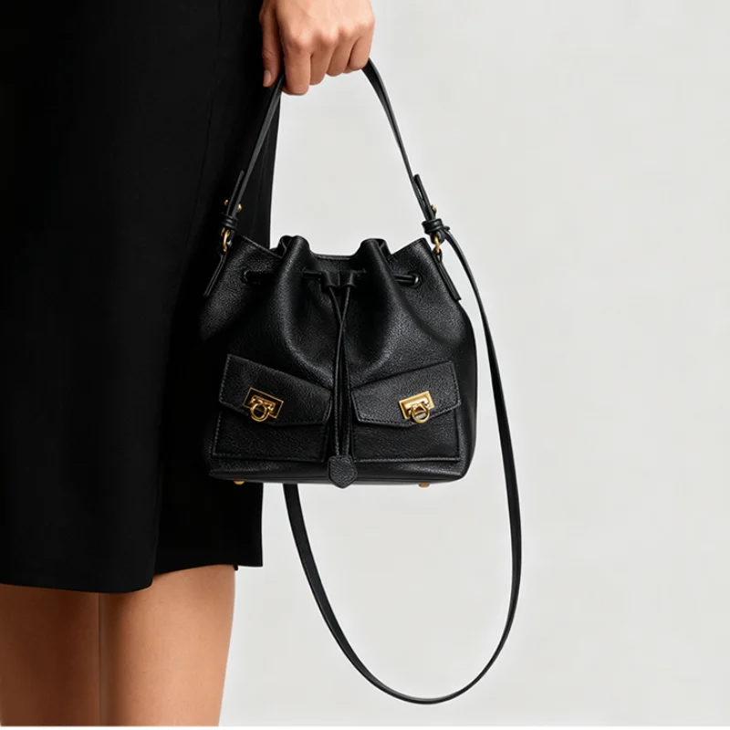 

Сумка-ведро на шнурке в стиле ретро, роскошная мягкая плиссированная сумка, женская сумка на плечо с несколькими карманами, дизайн с золотым замком, пригородная сумка через плечо