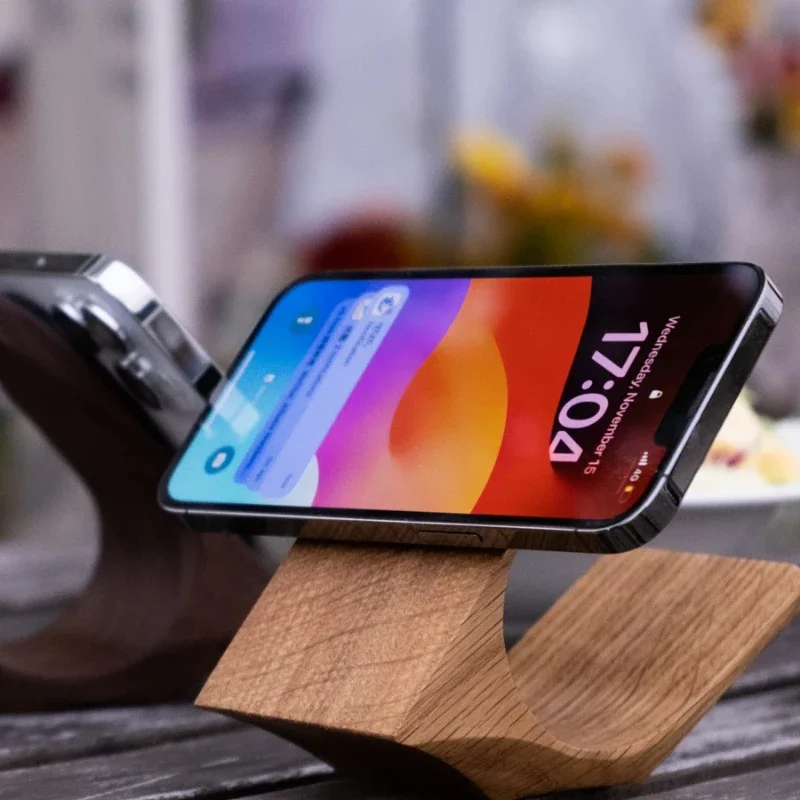 

Retro Solid Wood Phone Holder Compatible Magnetic Apple Stand Creative Desktop Riser for Stylish and Handy Prop Display