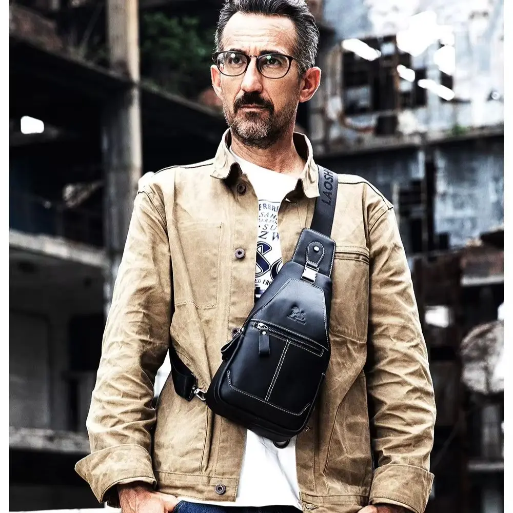 

Men's leather chest bag retro casual shoulder bag large capacity mobile phone storage head layer cowhide chest bag
