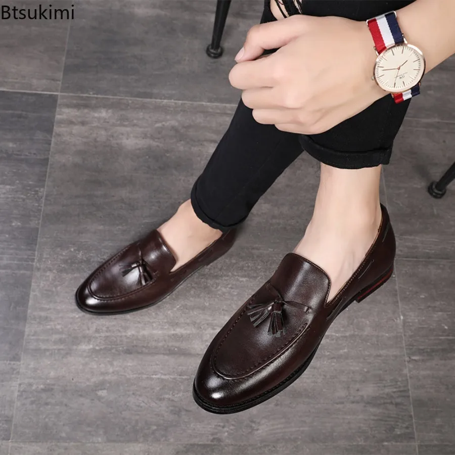 New 2025 Men's Fringe Style Loafers Shoes Slip-on Pointed Toe Leather Shoes for Men Business Office Breathable Casual Shoes Male