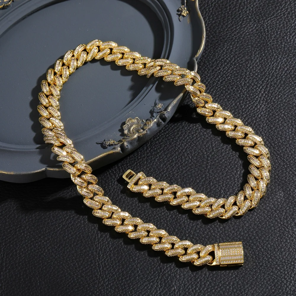 

Fashion Miami Cuban Chain Luxury Hiphop Necklace Paved Iced Out Cubic Zirconia Choker Exquisite Gift For Men Rapper Rock Outfit