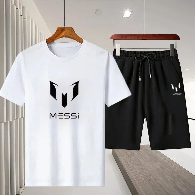 

A two-piece outdoor fitness and casual sportswear set of all-cotton breathable T-shirt and jogging shorts for men in summer 2025