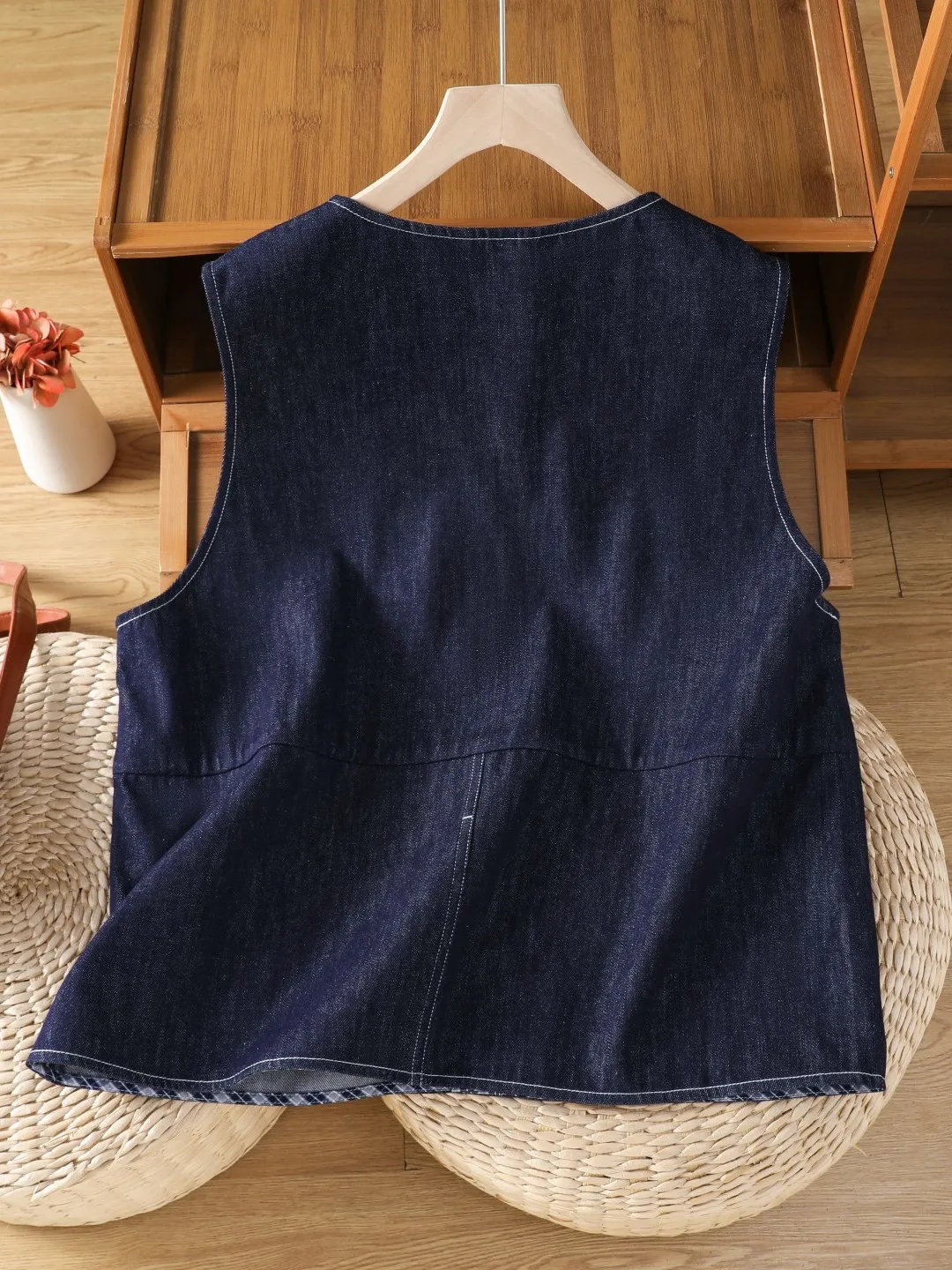 Blue Black Denim Vest Women's Loose Casual V-Neck Jacket Retro Style Versatile Inner Wear Regular Length Single Button Closure