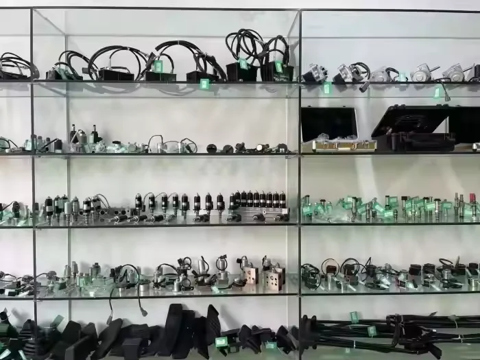 ZGAQ-03163 Roller Bearing ZGAQ-01267 for R140W9S R140W9 Excavator Parts