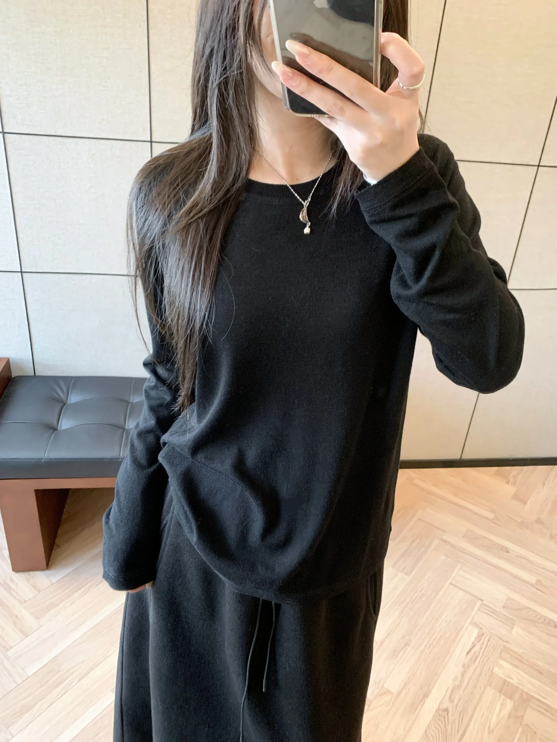 

HVIVI Women's round Ne Base irt Ultra-Thin Lightweight Comfortable Inner Wear Slimming Fit Casual Polyester Fiber