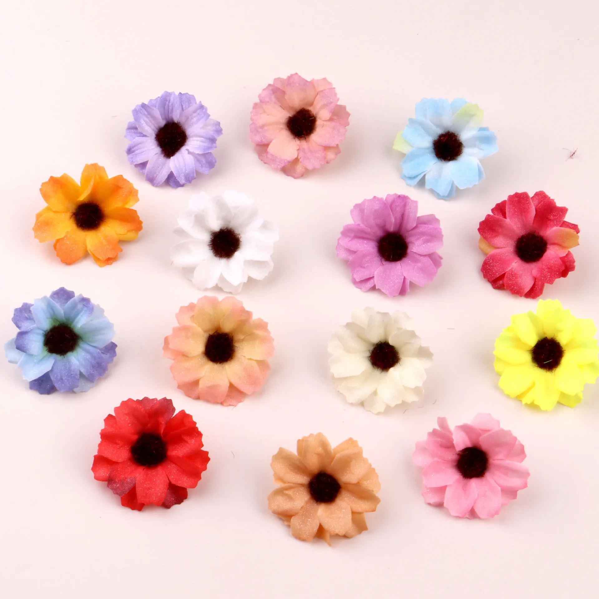 50Pcs 4cm Multicolor Daisy Flower Heads Mini Silk Artificial Flowers for Wreath Scrapbooking Home Wedding Decoration