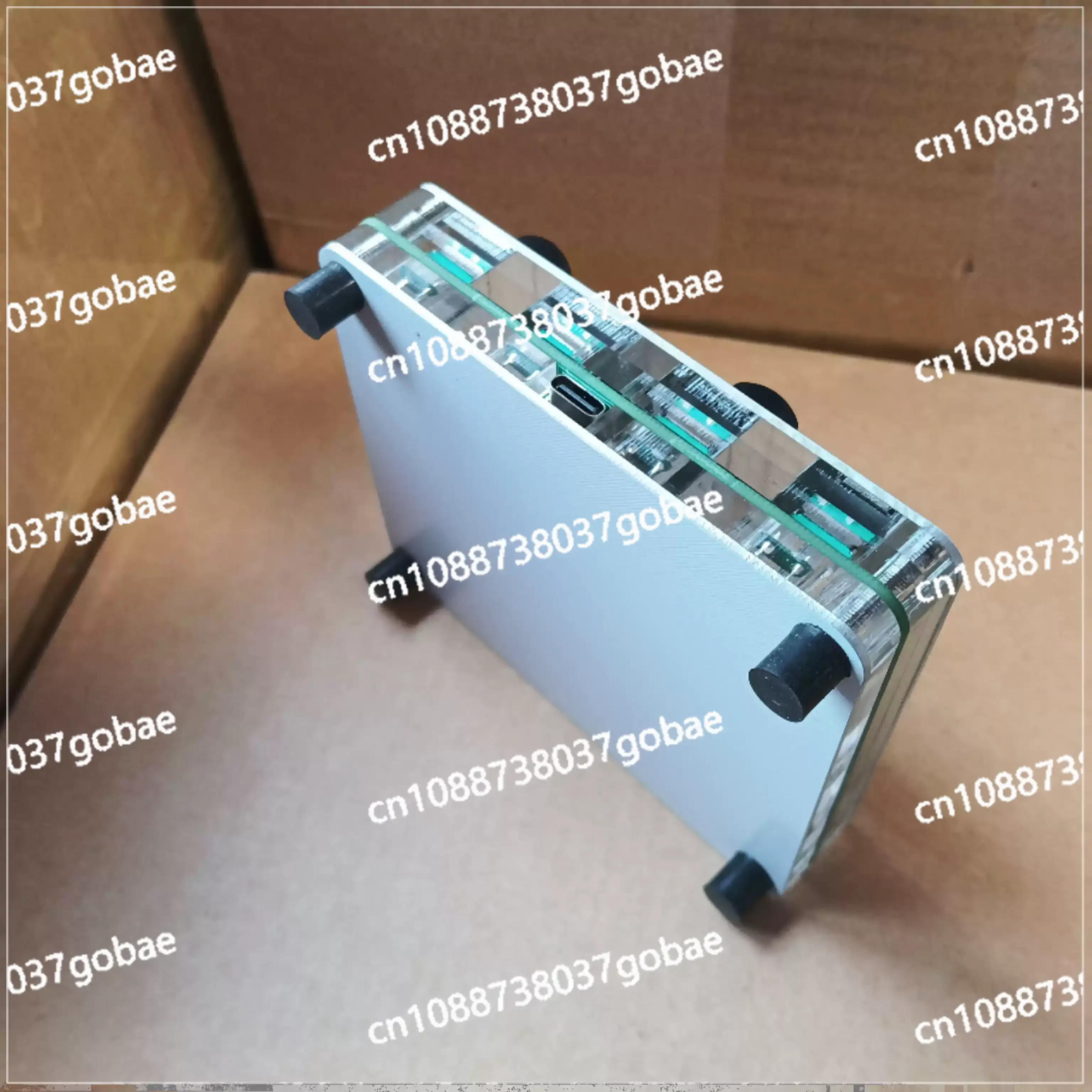 

4-канальный MIDI-контроллер с 42-мм фейдерами, настраиваемый, с USB-интерфейсом и программным обеспечением для создания музыки