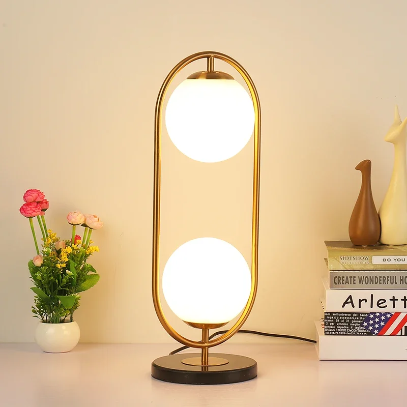 Nordic fashion glass ball lampshade gold desk lamp creative post modern hotel desk lamp