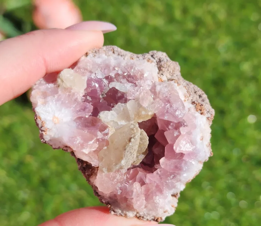 Natural Pink Amethyst Quartz Raw Crystal Geode Room Decoration Argentina Mineral Spiritual Healing