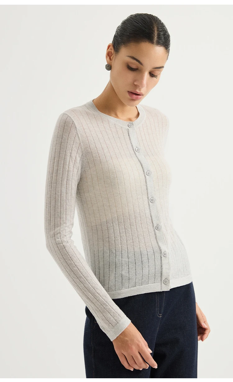 BL3621777 Damen-Cardigan mit Rundhalsausschnitt aus Wollmischung, Langarm, schmale Passform, Kontrastbesatz, Muschelknöpfe, Schulterkette, Frühherbst – Detail 10