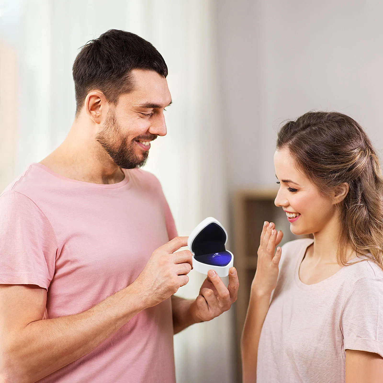 

LED Shape Ring Box White Proposal Engagement Wedding Anniversary Valentines Day Jewelry Gift Ring Box with Spotlight