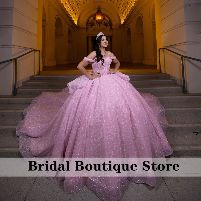 

Блестящее розовое платье принцессы Quinceanera с открытыми плечами и искусственными жемчужинами из драгоценных камней Tull Sweet 16 Vestidos бальное платье