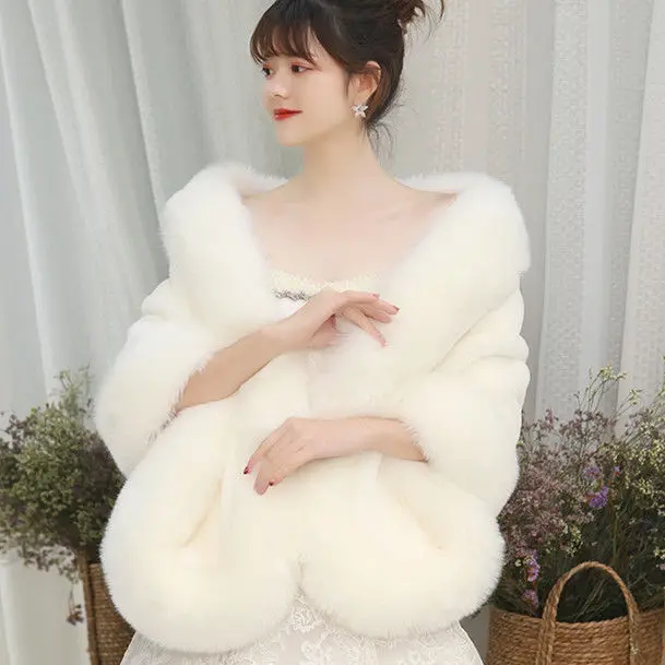 

2024 New Faux Fur Flocking Coat Warm Soft Wear Women Faux Fur Shawl Open Stitch Shawls Winter Cape Female Jacket Solid T103