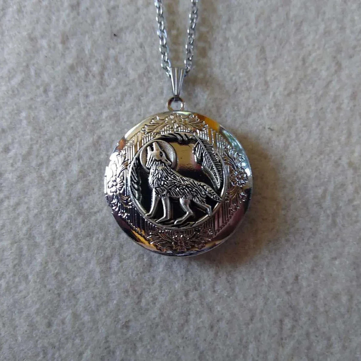 

Retro Wolf necklace, Gothic jewelry, retro, witchcraft accessories, carvings, moon, mystery, pagan, Wolf Charm, Choker For Women