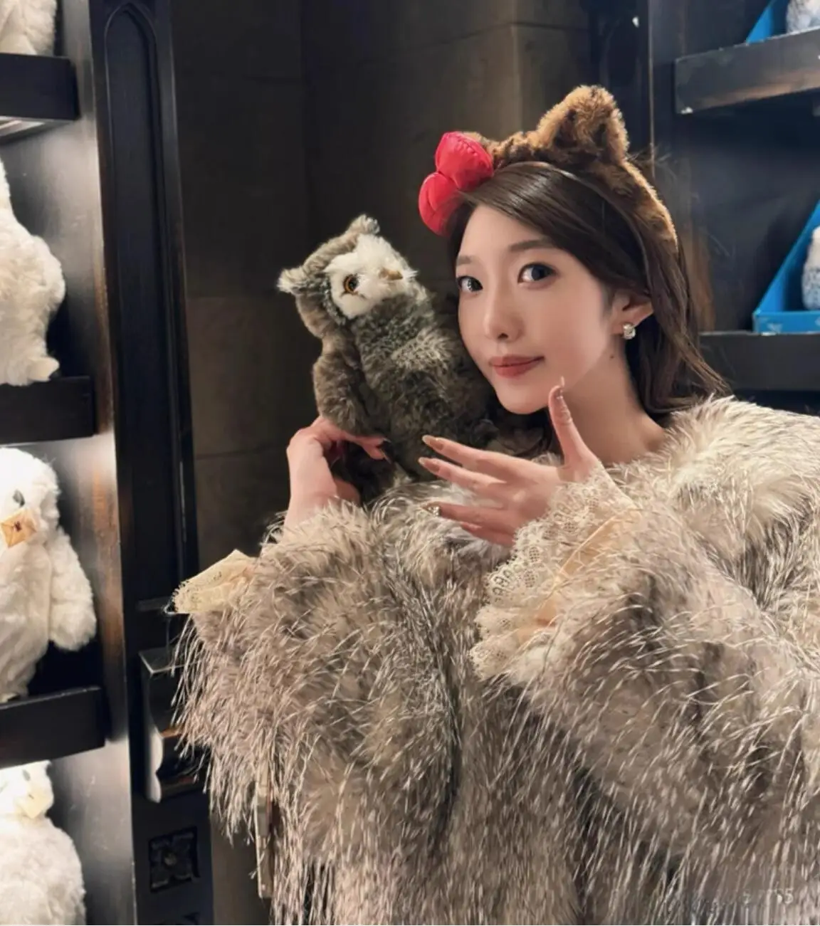 เสื้อโค้ทขนนกยูงเทียมคุณภาพสูง สีกากีไล่เฉด ยาว 3 นิ้ว ขนยาวฟูฟ่อง สไตล์วินเทจ ทรงหลวมสำหรับผู้หญิง