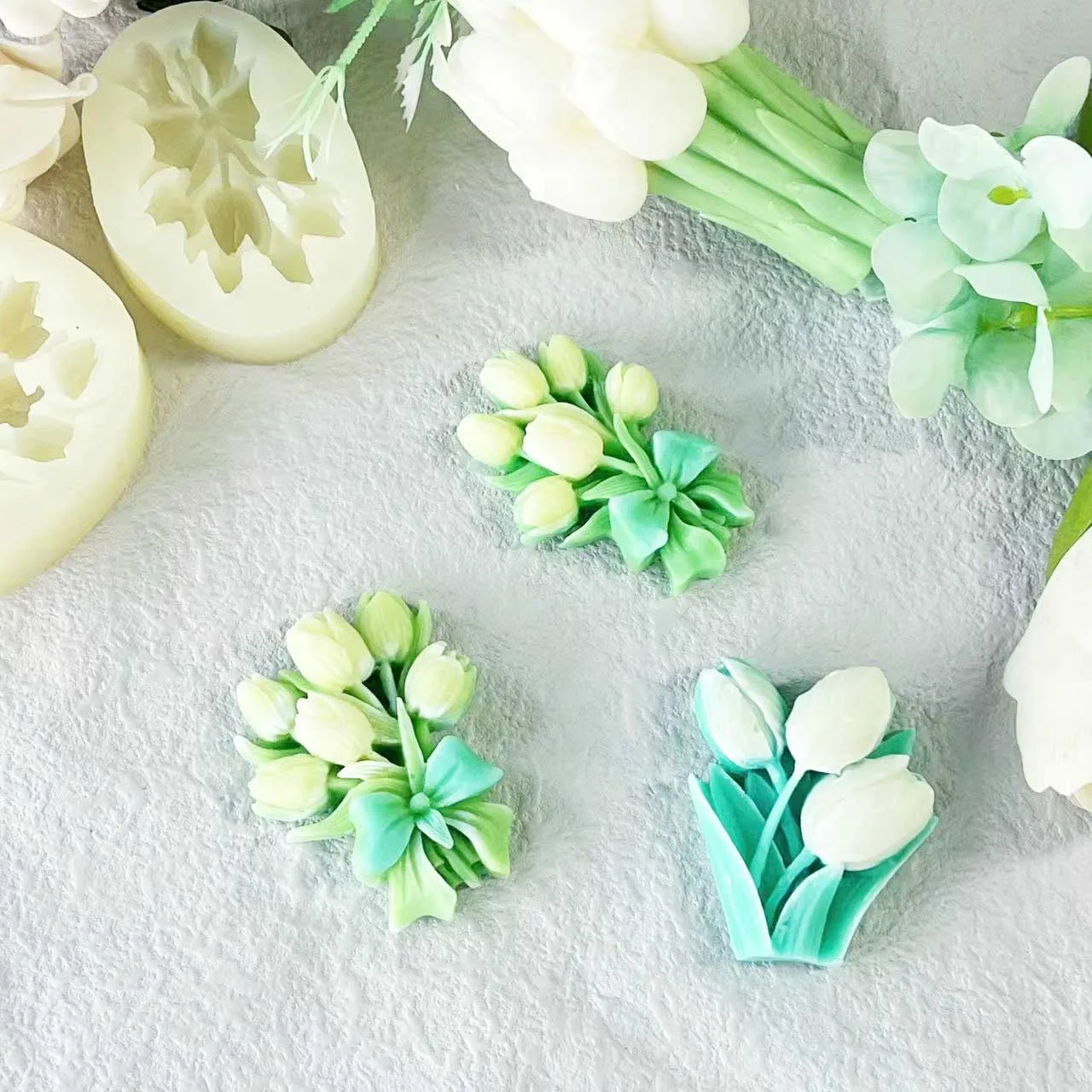 

Lovely Tulip Fondant Flower Baking Mold DIY Simulation Flower Car Fragrance Stone Plaster Silicone Mold