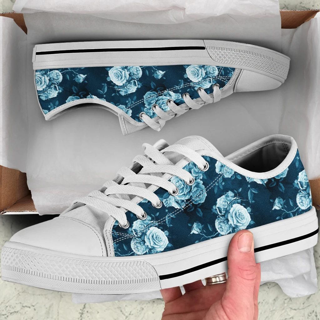 Vintage Blue Rose Flower Print donna Lace Up Low Top scarpe di tela autunno primavera scarpe vulcanizzate comode Sneakers