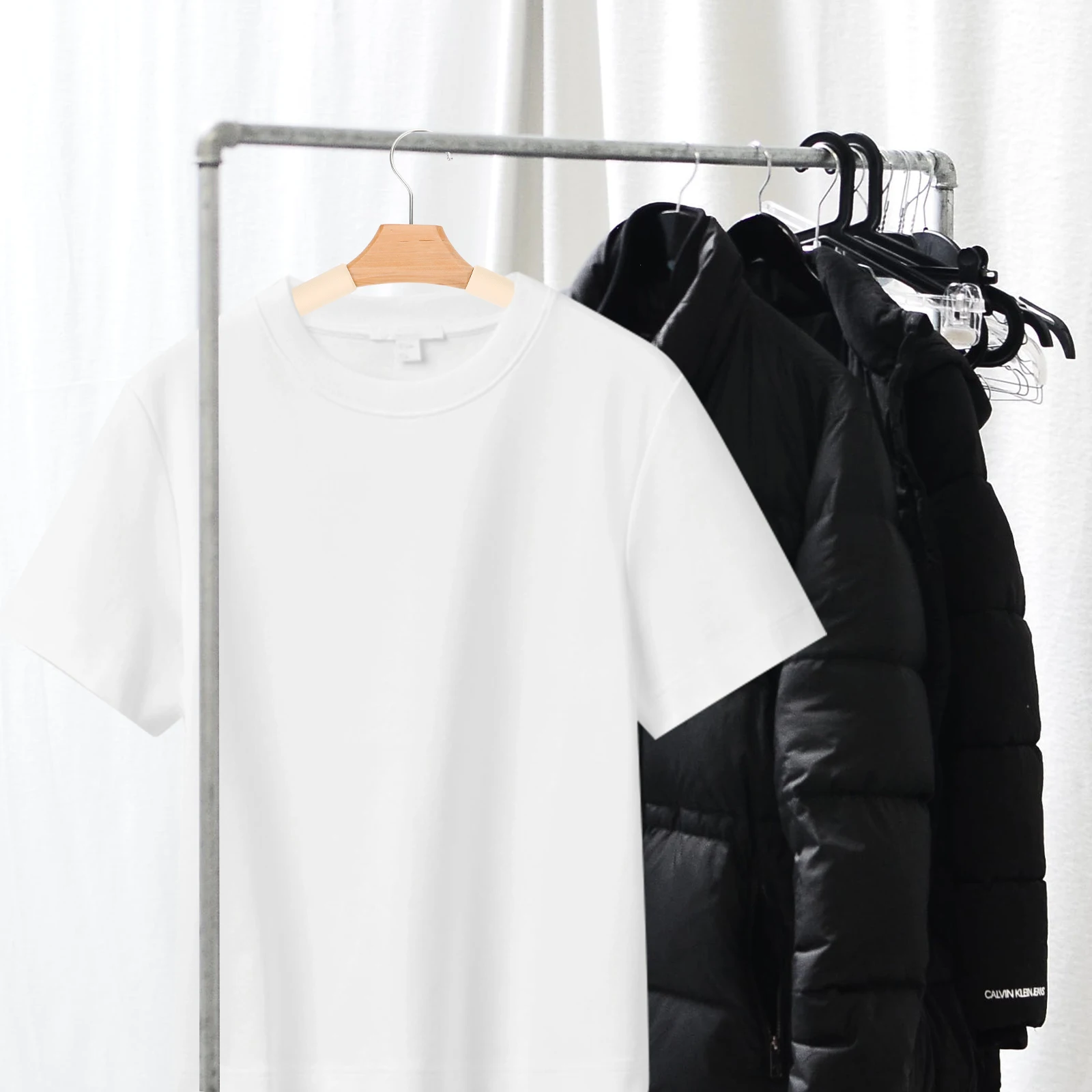 

5pcs Solid Wood Hanger Padded Clothes Hangers Adjustable for Sweaters Coats Wedding Dresses Skirts Pants Sponge Non-Slip Closet
