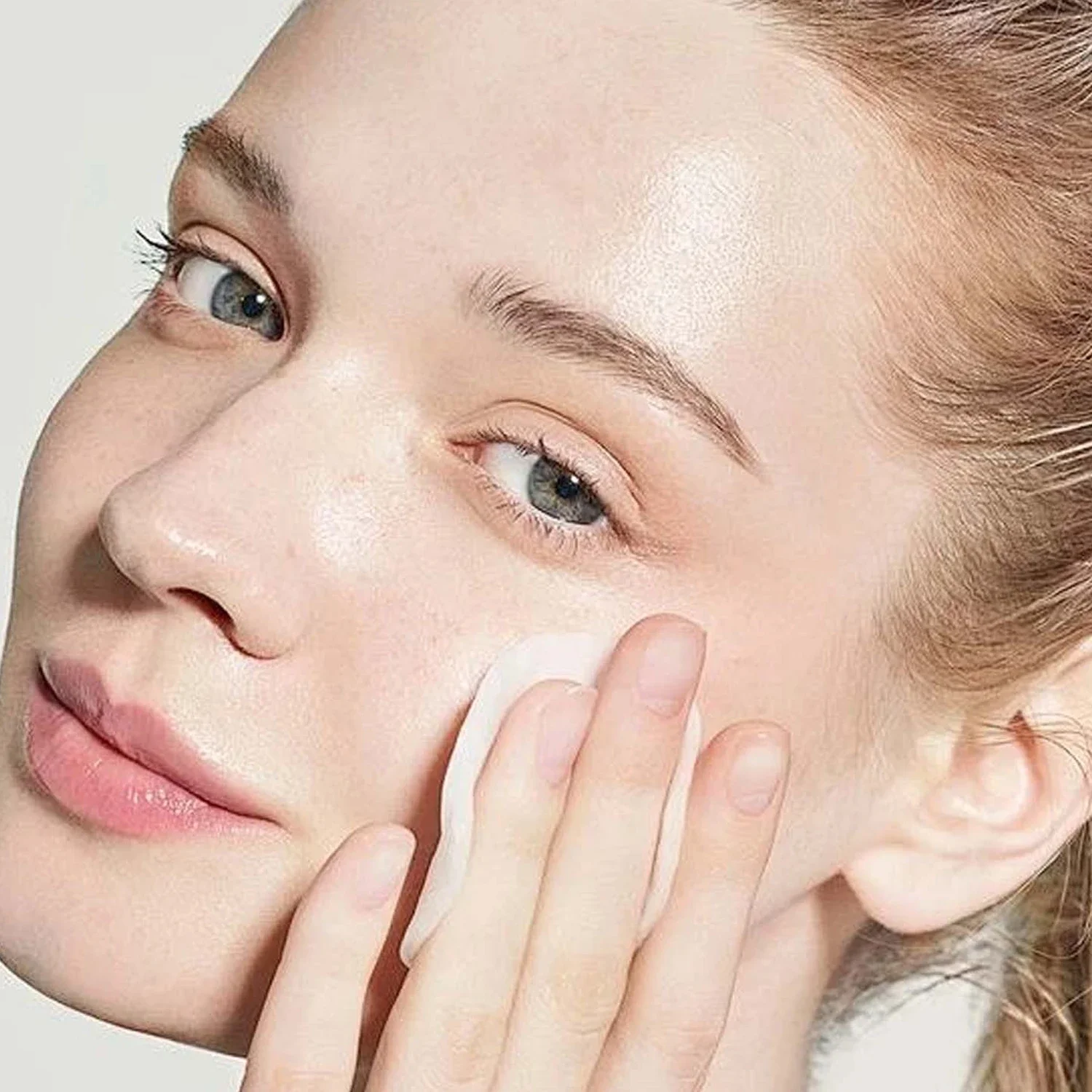 وسادات إزالة المكياج القطنية متعددة الاستخدام لتنظيف الوجه بشكل مناسب لتقشير الوجه بشكل ناعم من القطن لإزالة المكياج وبشرة الوجه