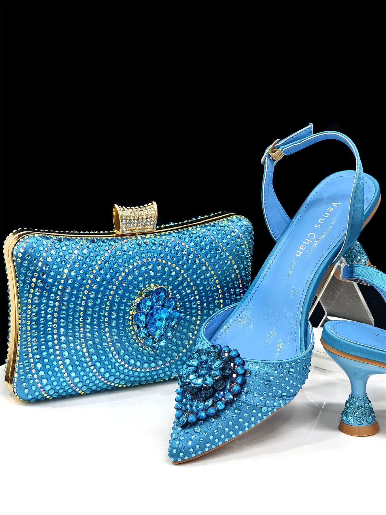 

2025 Sky Blue Color Pointed Toe Comfortable Heels Rhinestones Design Ladies Slipper with Handbag Set For Party