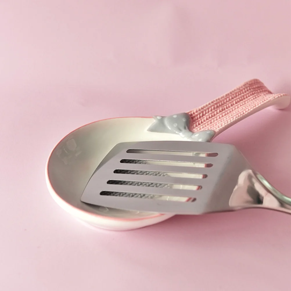 

Компактная керамическая подставка для ложки. Элегантный и уникальный дизайн для домашнего использования на кухне. Легко чистится и переносить. Подставка для мраморной ложки.