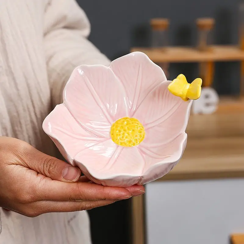 Table Ceramic Ashtray Tulip Flower-shaped Ashtray Simple Luxury Fashion Home Decoration Nordic Desktop Ornaments Ashtray