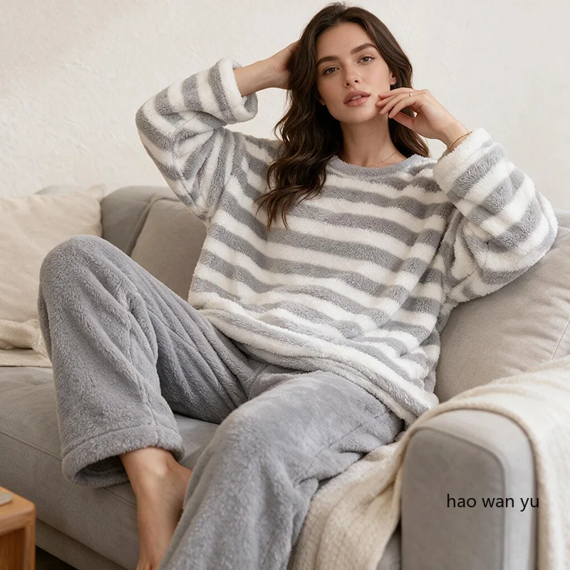 Plus Size Thickened Warm Fall and Winter Long-Sleeved Soft Ladies Pajamas Women's Coral Velvet Striped Casual Sleepwear Homewear 2