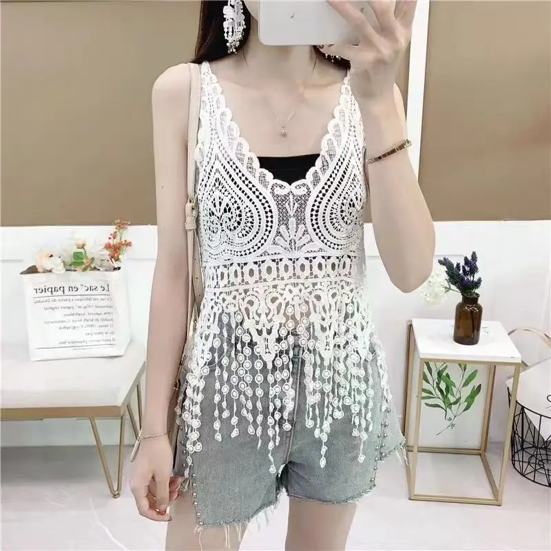 Bohemian Style Knitted Lace Crochet Trim Fringe Tank Top for Women Travel Vacation Loose Fit round Neck Sleeveless Top