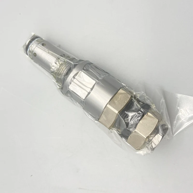 Applicable to Komatsu PC200 PC220 PC240 PC300 PC360 PC400-7-8 distributor main gun overflow valve safety valve