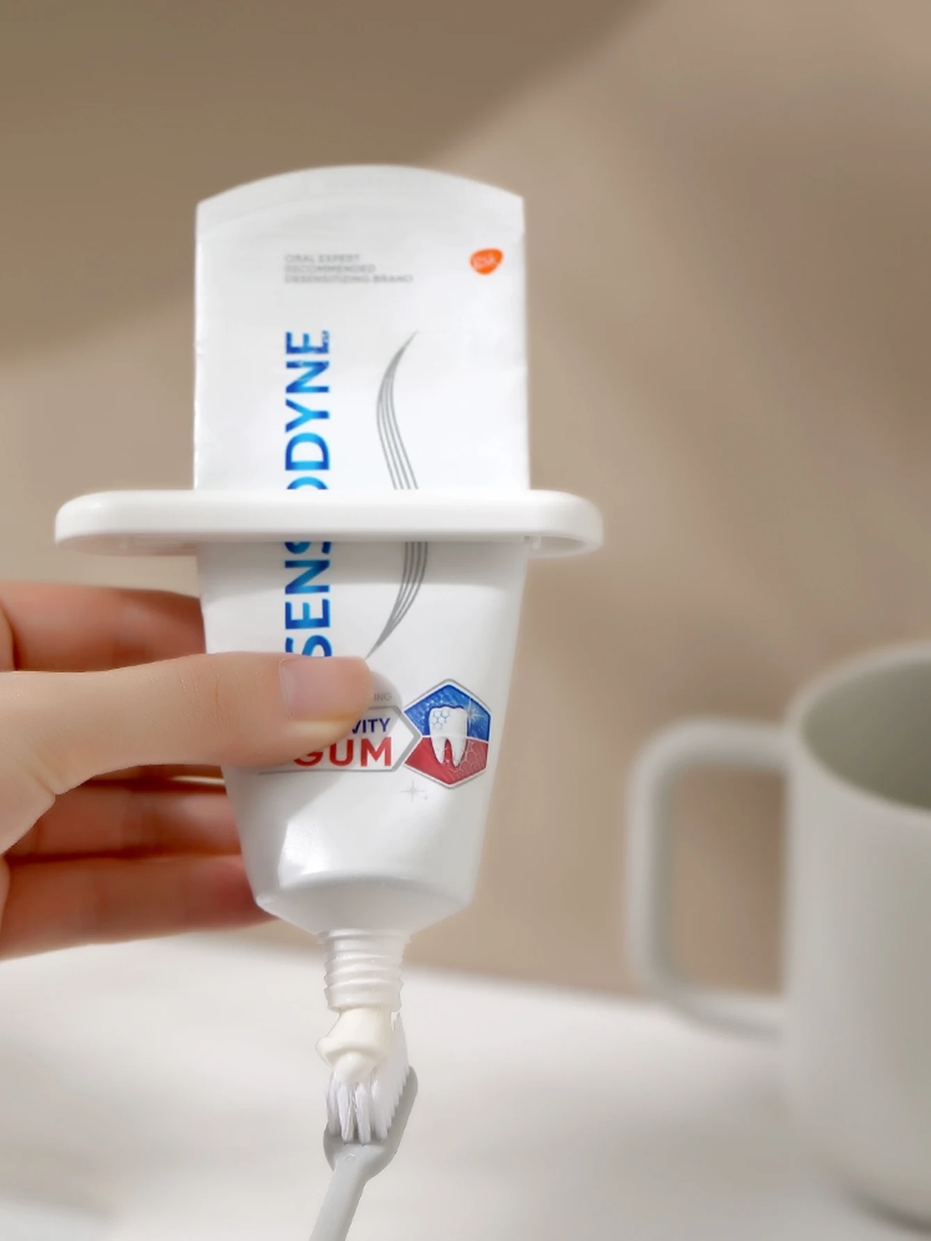 Toothpaste Squeezer Creative Lazy Clip Facial Cleanser Hand Cream Manual Rolling And Pressing No Waste Simple Push Clip For Home