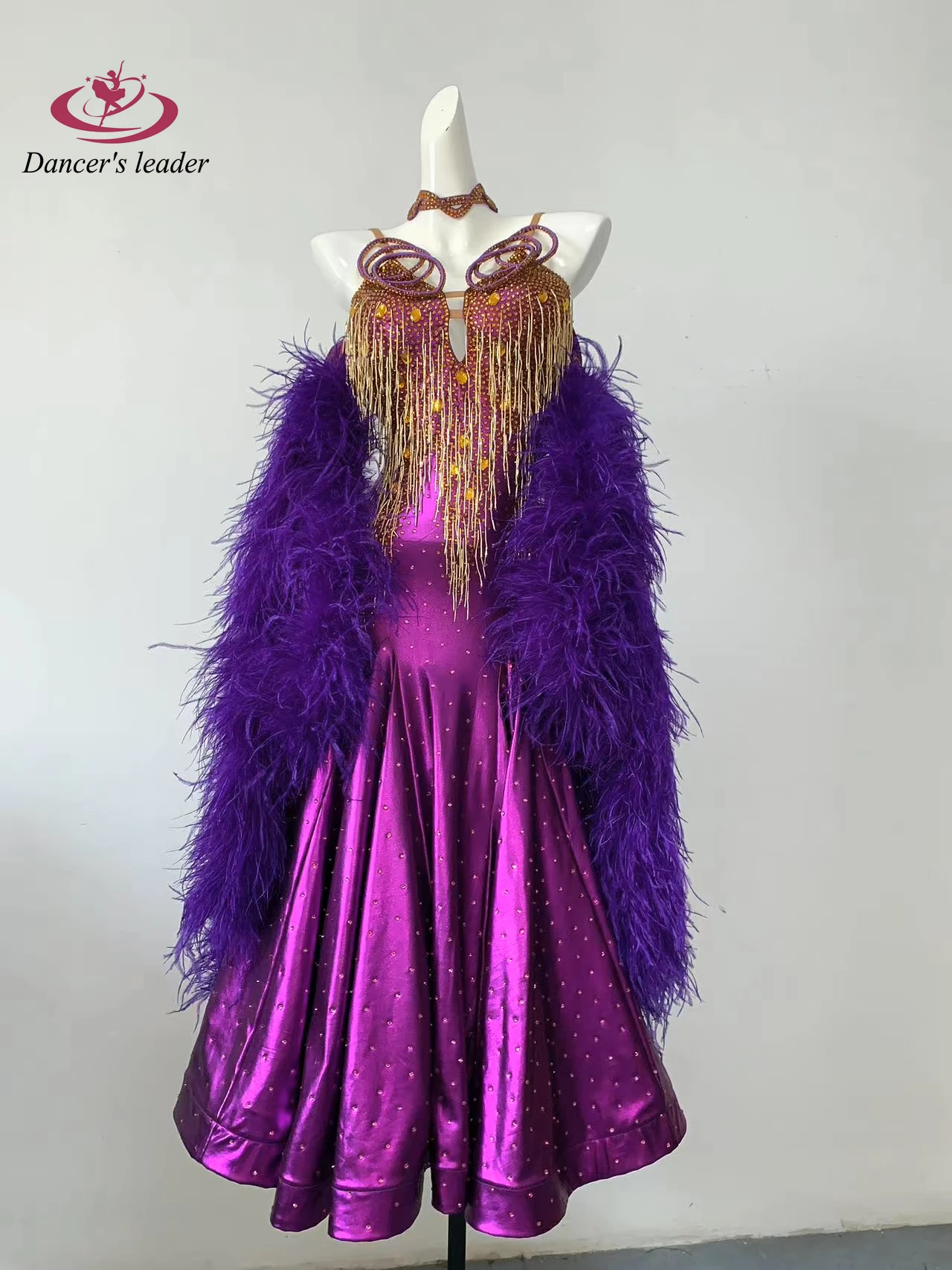 

Костюм для латинских танцев для женщин, взрослых и детей, высококачественное платье с золотыми кисточками на заказ и большая юбка, платье для выступлений самбы