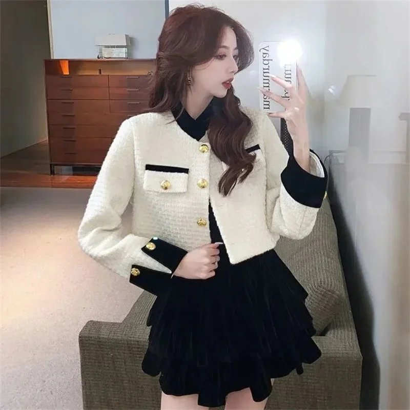 Spring French Coarse Tweed Short Style, Socialite Temperament, High-end Cardigan Top Xiaoxiangfeng Red Long Sleeved Jacket Women