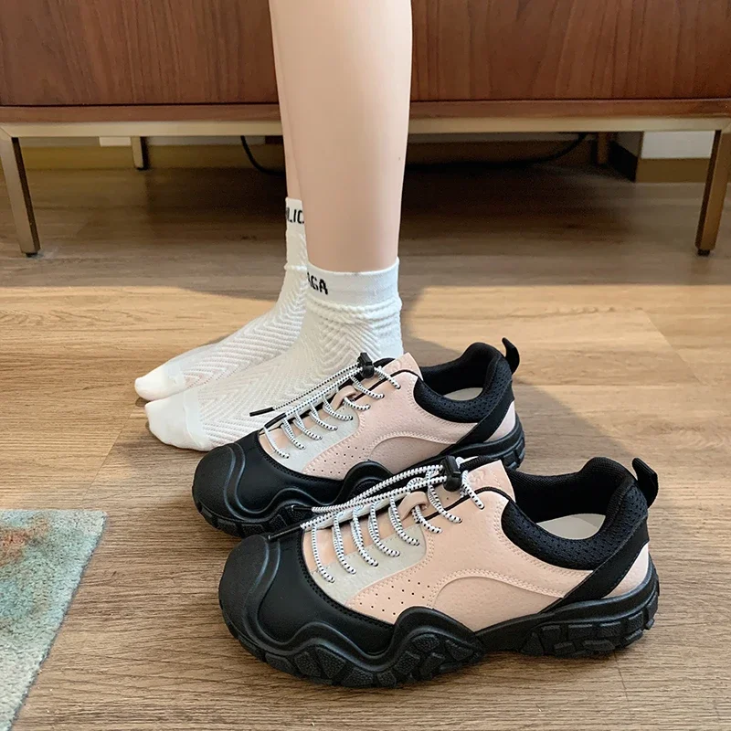 Tendenza moda retrò brutto carino scarpe sportive con suola spessa per le donne 2024 nuova altezza crescente scarpe casual leggere per papà