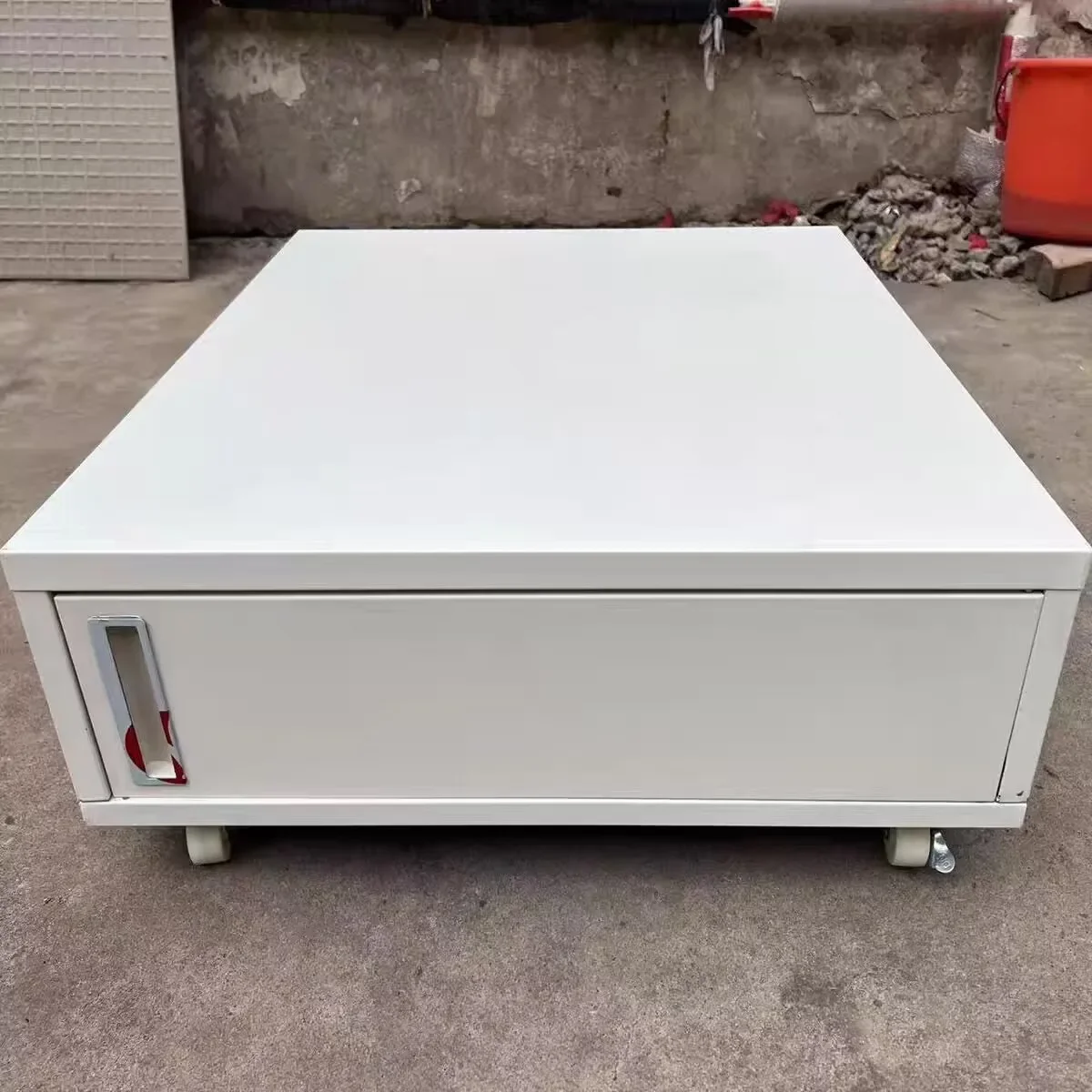 Floor-to-ceiling copier workbench placement cabinet mobile pulley