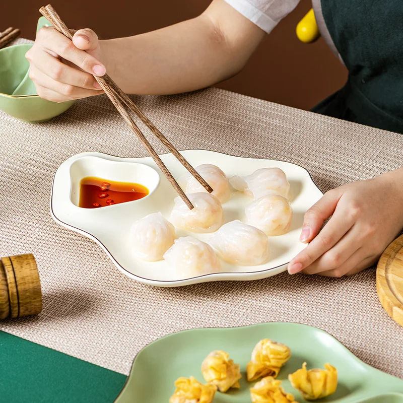 

Креативная тарелка для пельменей с отсеком для уксуса, в скандинавском стиле, новая модель 2026 года, для домашнего использования, тарелка для закусок