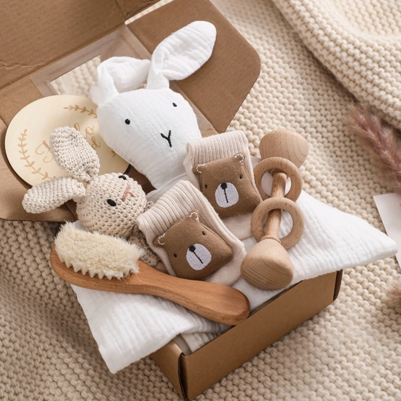 

Baby Towel Newborn Bath Toy Set Gifts Box Cotton Saliva Towel Blanket Wooden Handheld Rattle Crochet Toys Baby Bath Gift Product